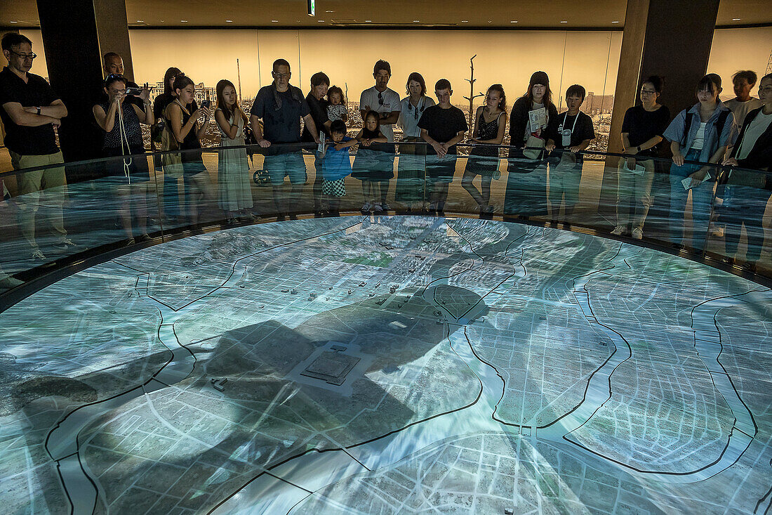 Nachbildung der Explosion des kleinen Jungen über Nagasaki. Ausstellung im Hiroshima Peace Memorial Museum, Hiroshima, Japan