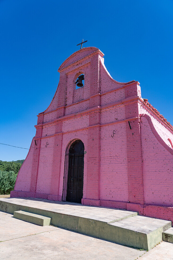 Capilla San Francisco Solano de La Loma, erbaut als spanische Kolonialmission auf einem Hügel in Tartagal, Argentinien