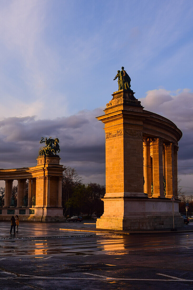 Heldenplatz bei Sonnenuntergang, Budapest, Ungarn