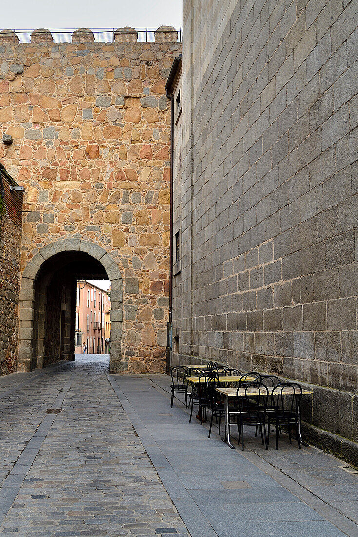 Empty terrace in the historic centre of Ávila.