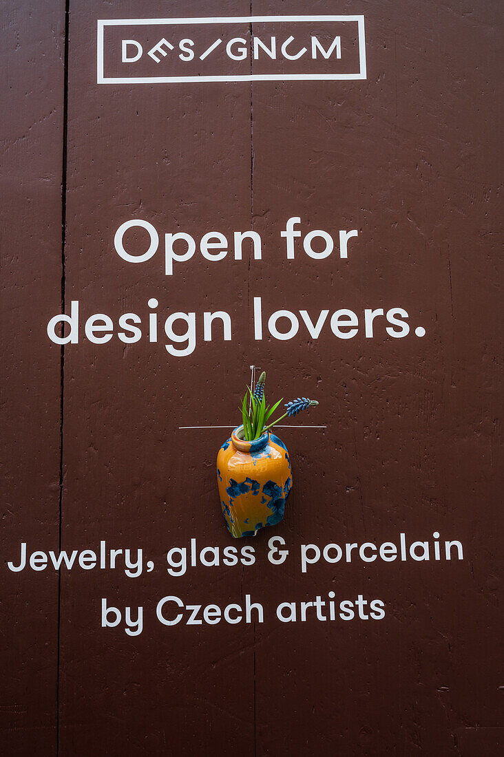 Designum, a jewelry, glass and porcelain store with the works of Czech artists in Prague