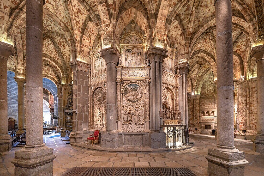 Grabmal von Don Alonso de Madrigal, Christ-Erlöser-Kathedrale, UNESCO-Welterbestätte, Avila, Kastilien-León, Spanien, Europa