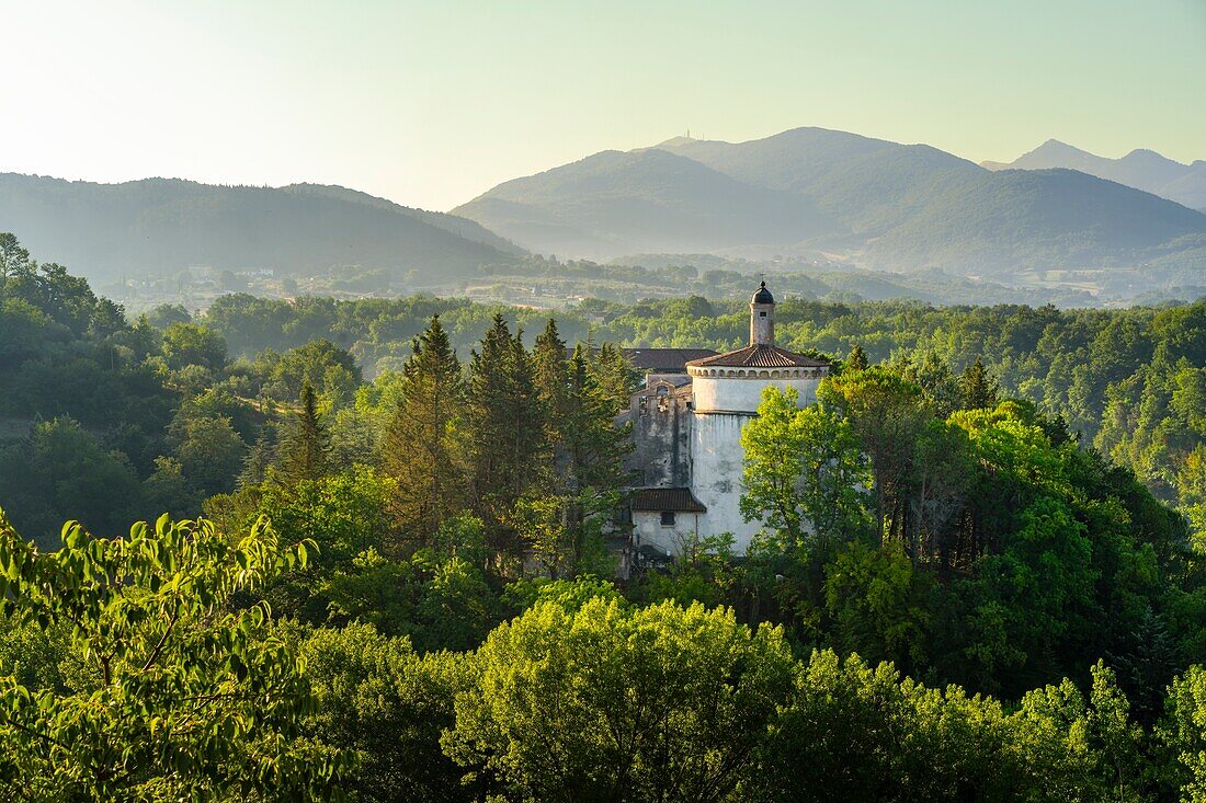 Santi Cosma e Damiano (Saints Cosmas and Damian) Church, Isernia, Molise, Italy, Europe