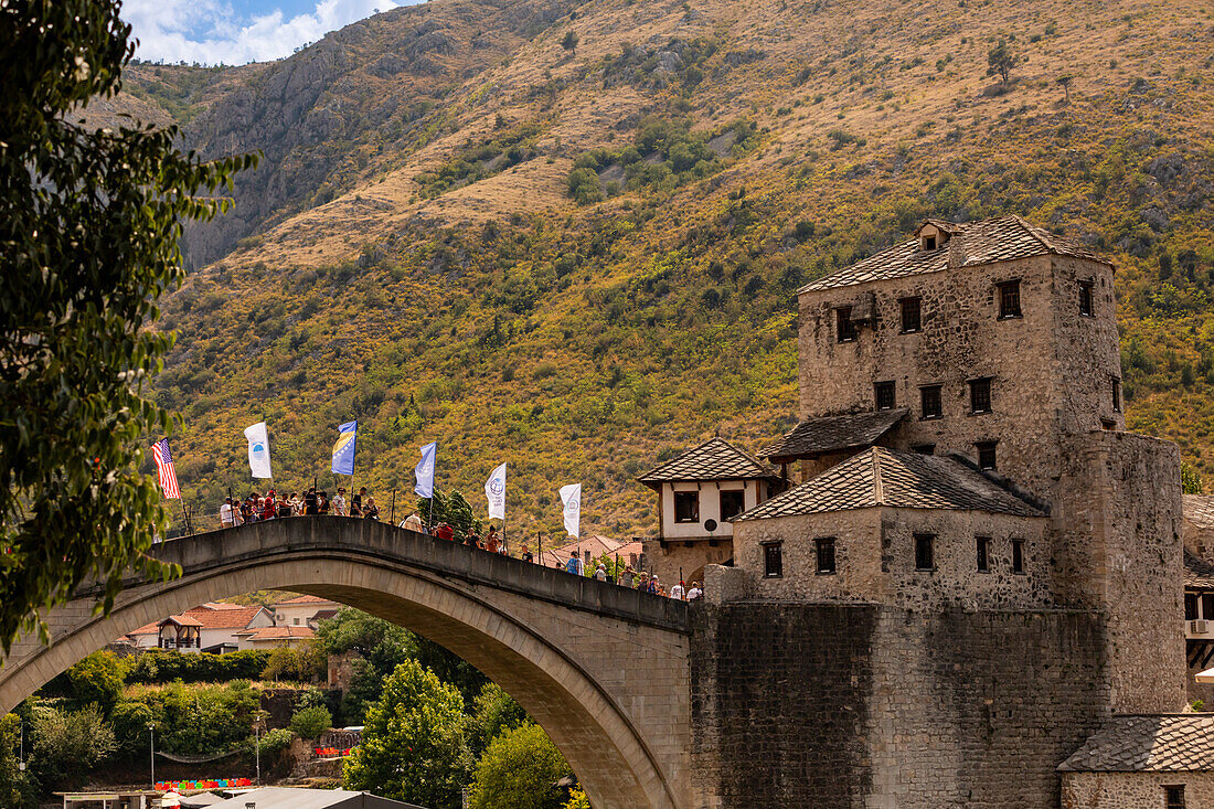 Die Stari-Most-Brücke (Alte Brücke), UNESCO-Weltkulturerbe, Mostar, Bosnien und Herzegowina, Europa