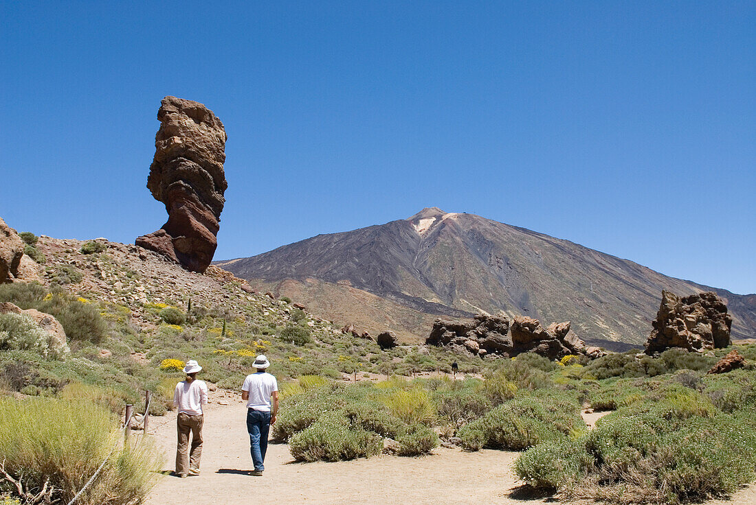 Roque Cinchado, Roques de Garcia, Caldeira de las Canadas, Mount Teide, Mount Teide National Park, UNESCO World Heritage Site,Tenerife,Canary Islands, Spain, Atlantic Ocean, Europe