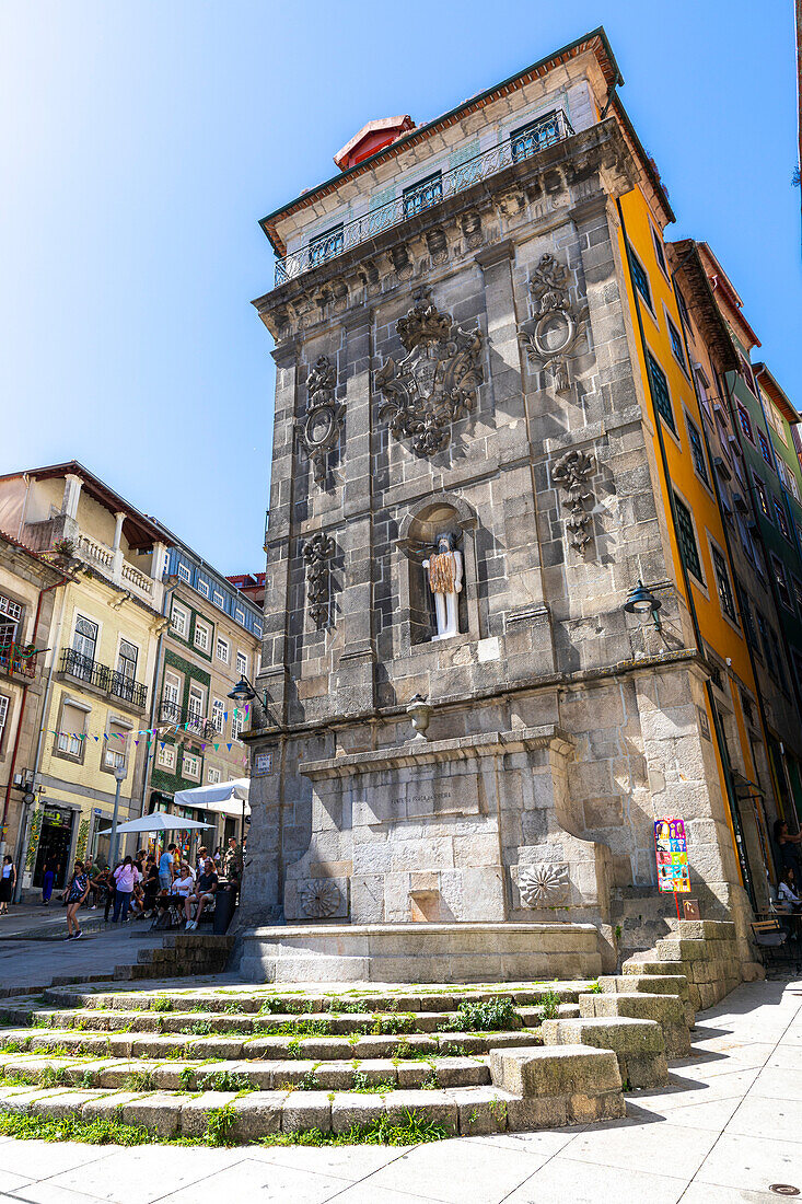 Monumental Fountain (Fonte da Ribeira) with St. John the Baptist Statue on Ribeira Square, UNESCO World Heritage Site, Porto, Norte, Portugal, Europe