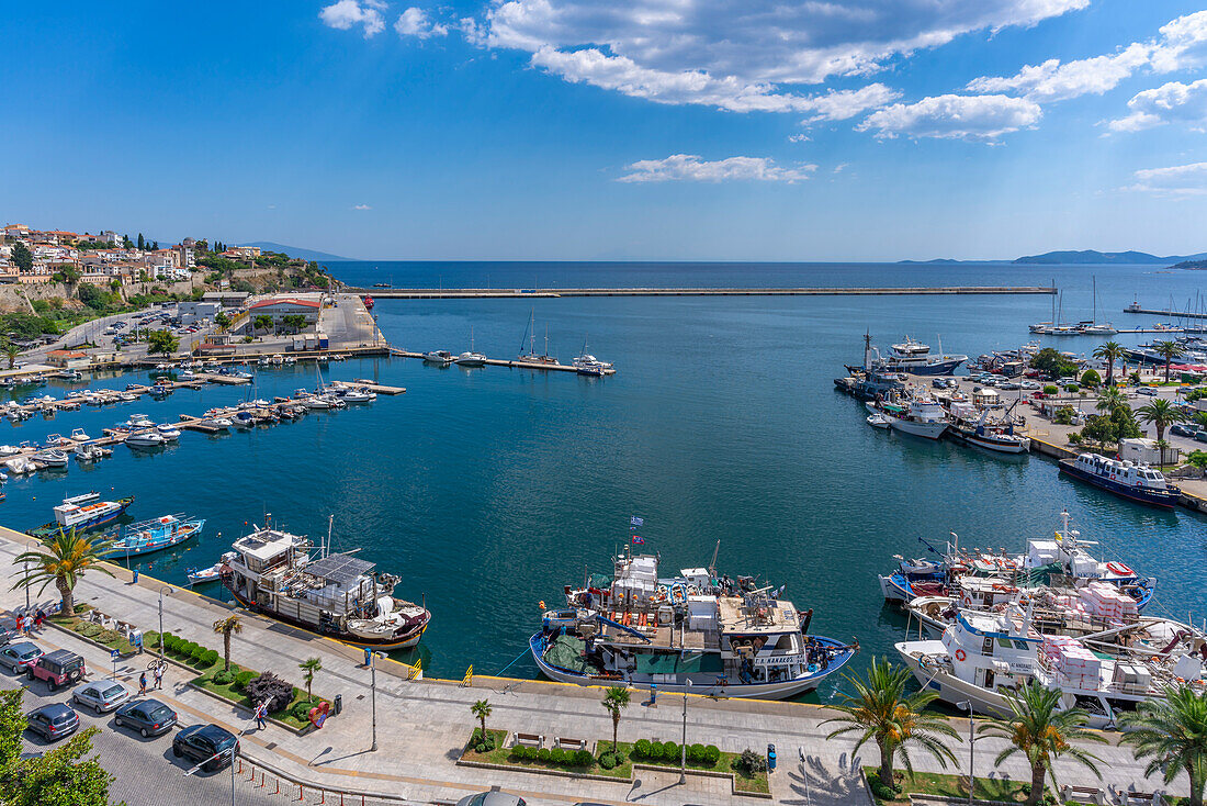 Blick auf den Hafen von Kavala von erhöhter Position, Dimos Kavalas, Ostmakedonien und Thrakien, Golf von Thasos, Golf von Kavala, Thrakisches Meer, Griechenland, Europa