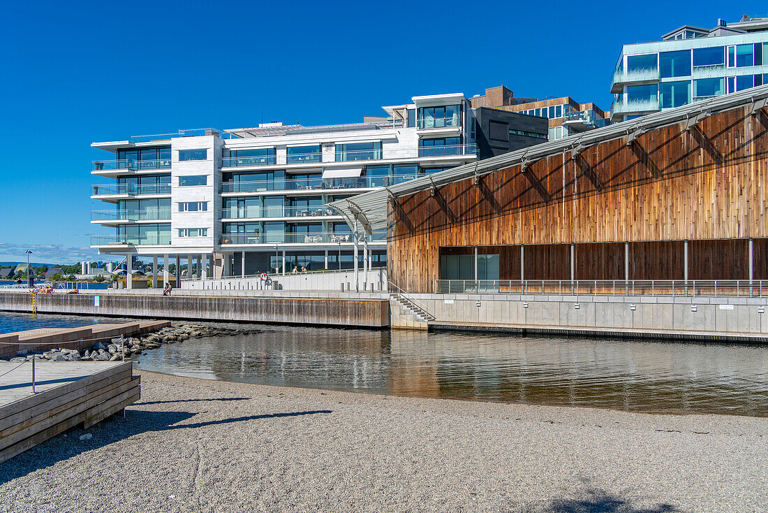 View of Tjuvholmen bystrand beach, Aker Brygge, Oslo, Norway, Scandinavia, Europe