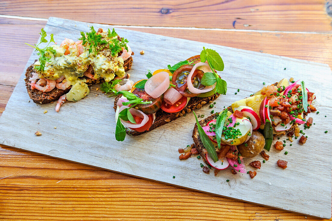 Offene Sandwiches im Restaurant Langhoff und Juul, Guldsmedgade 30, Lateinisches Viertel, Aarhus, Halbinsel Jütland, Dänemark, Europa