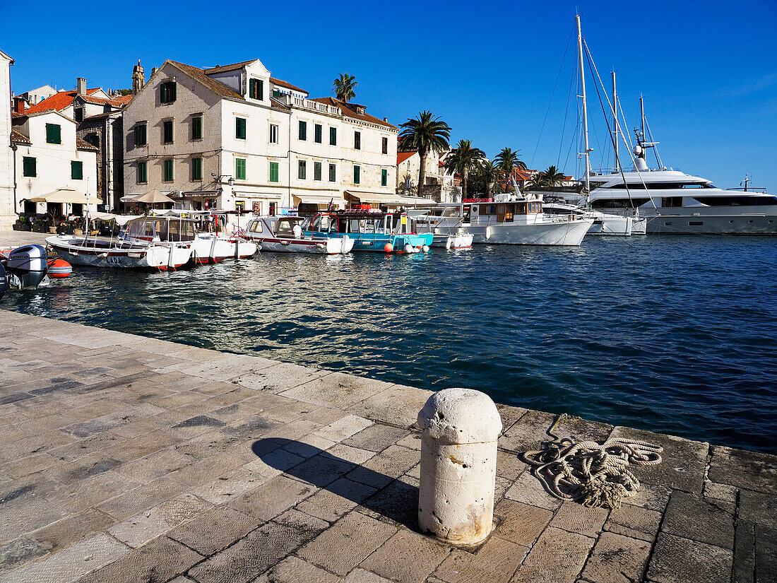 Hafen von Hvar Stadt Hvar, Hvar, Kroatien, Europa