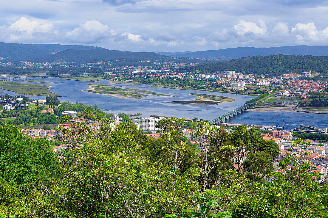 Panorama über Viana do Castelo und den Fluss Lima, Viana do Castelo, Minho, Portugal, Europa