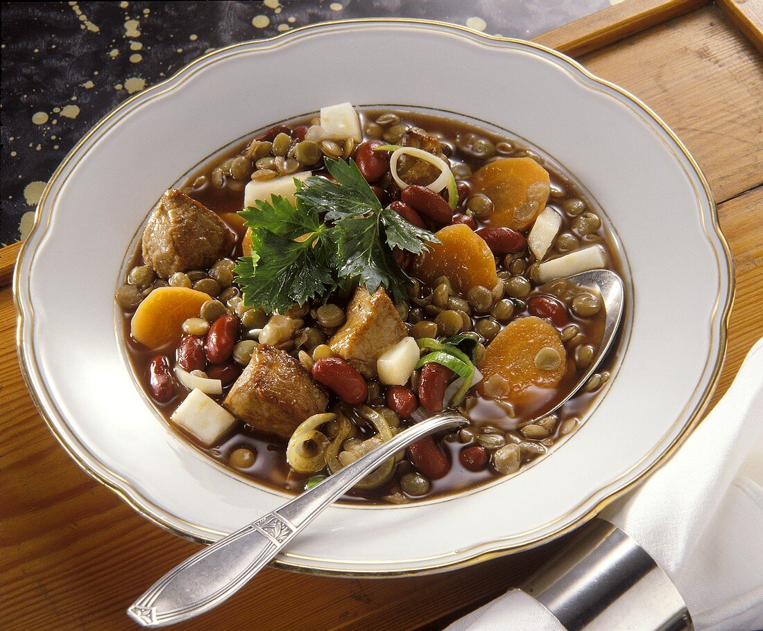 Lentil stew with kidney beans, carrots & meat