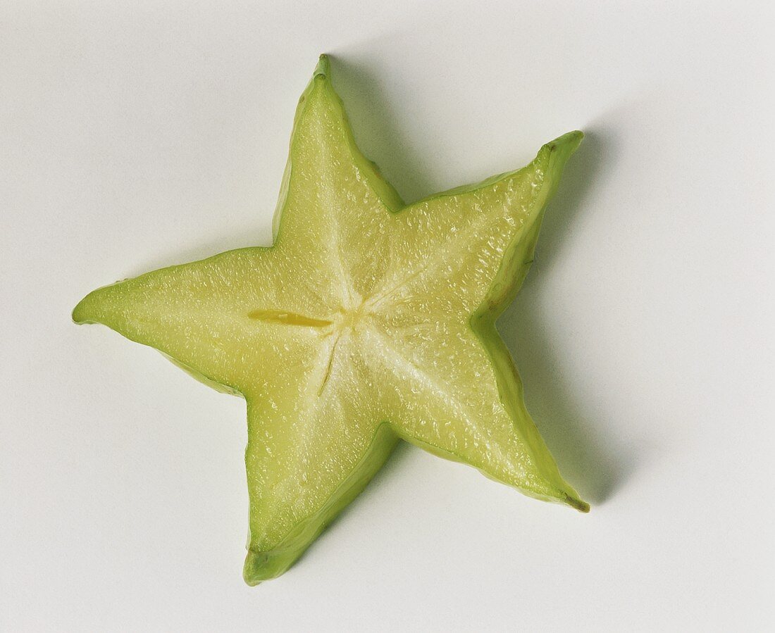 Eine Sternfrucht (Karambole) im Querschnitt