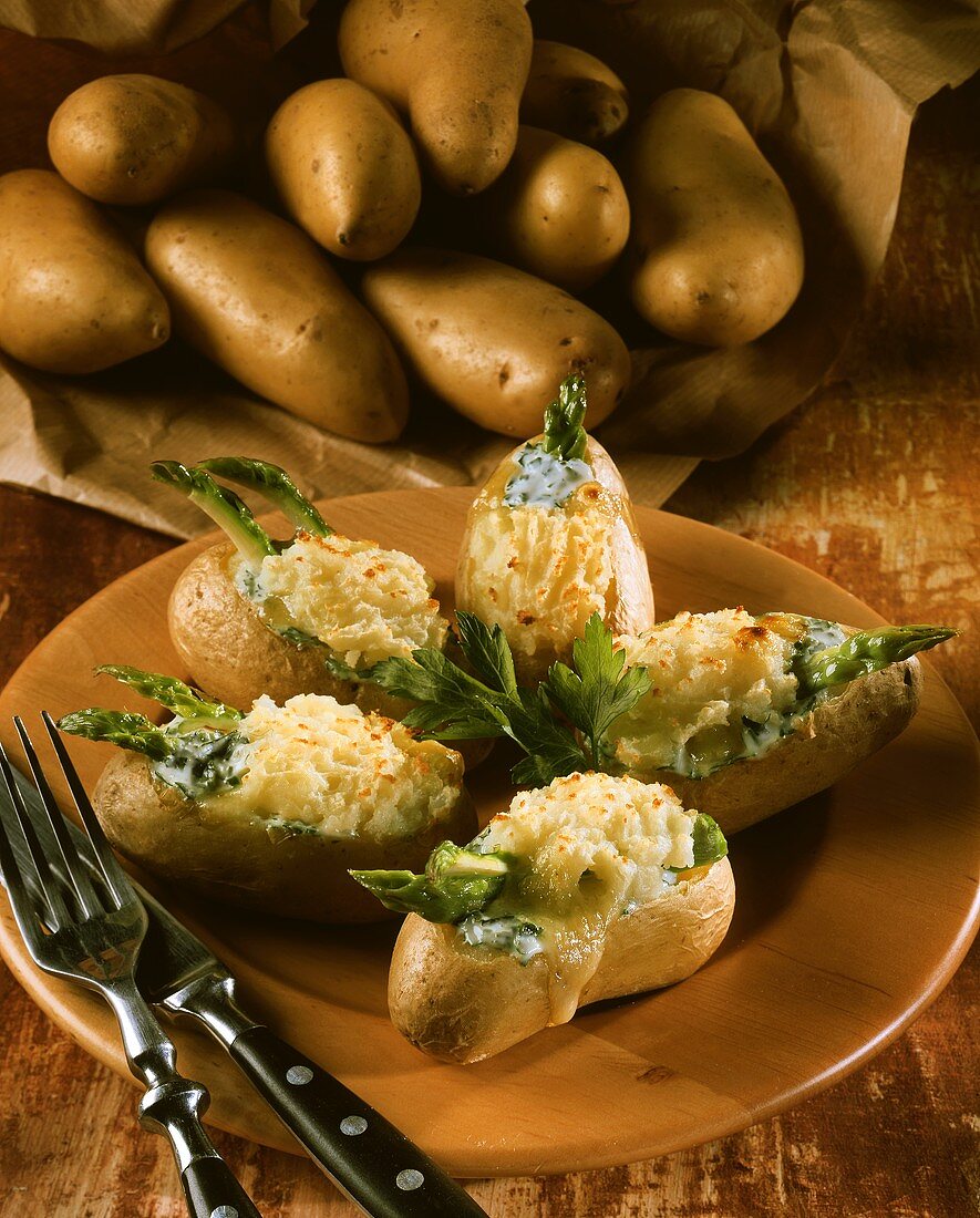 Stuffed potato gratin with asparagus and cheese