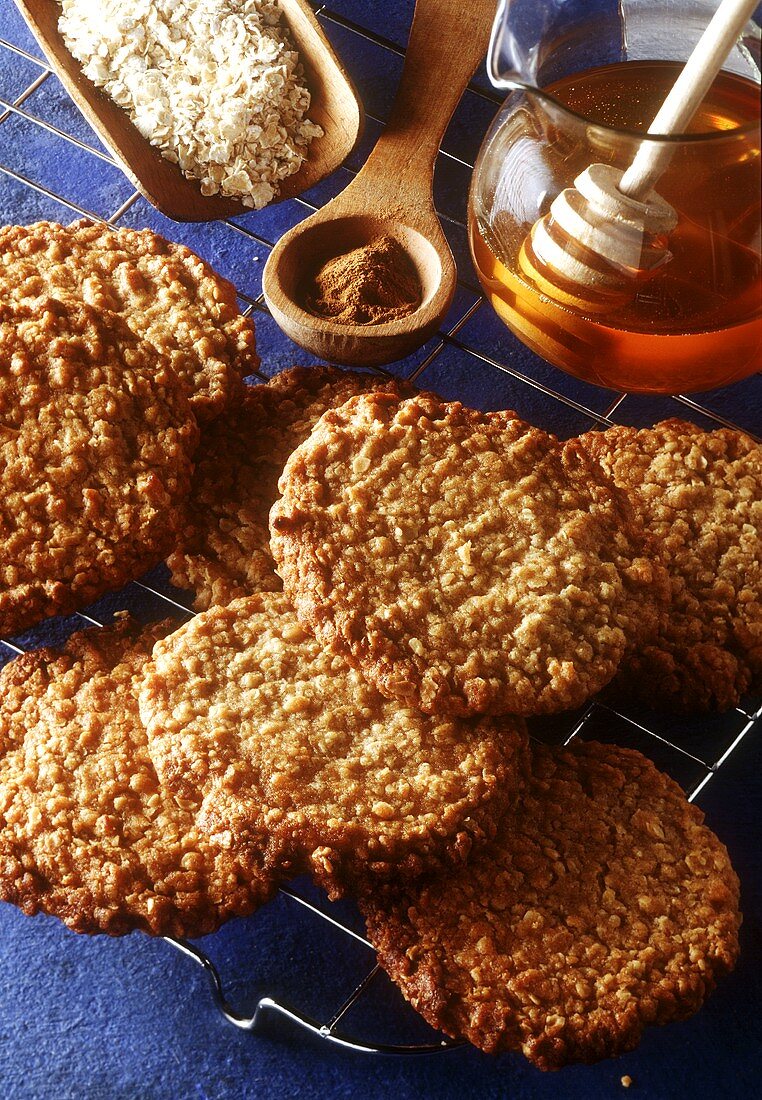 Honey oat and cinnamon cookies
