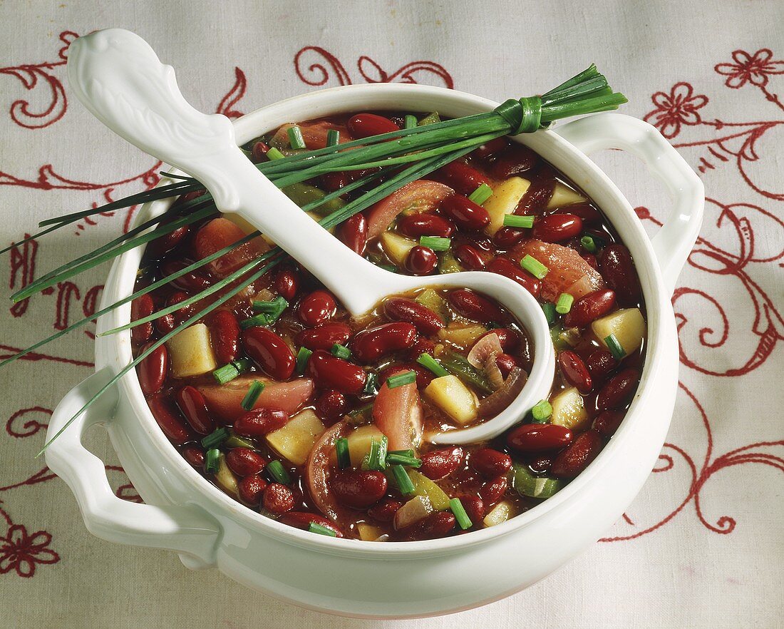 Red bean soup with chives in soup tureen