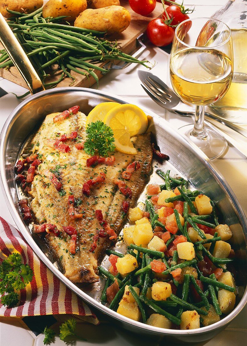 Fried plaice with green beans, tomatoes & potatoes