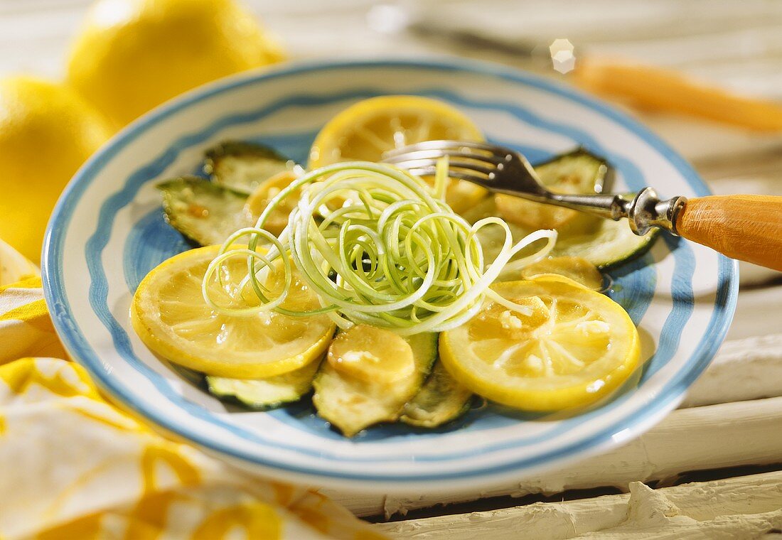 Zucchinisalat mit Zitronen-Ingwer-Marinade