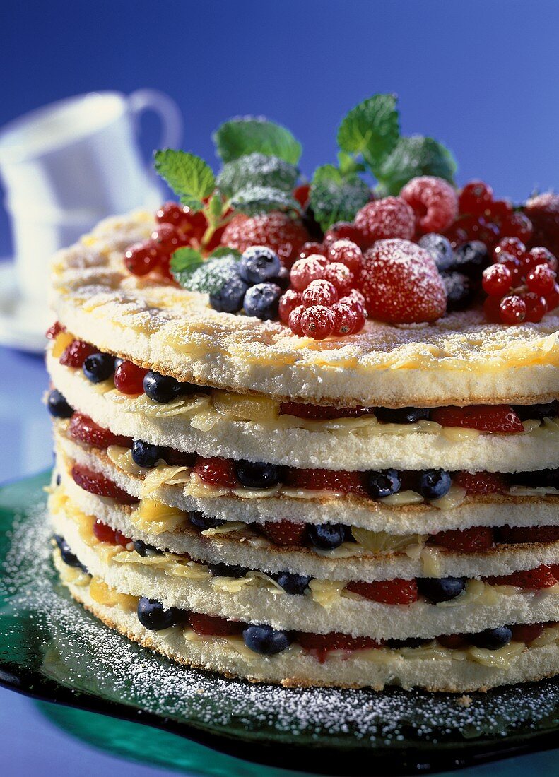 Hochstapler cake (layered gateau with berries) 