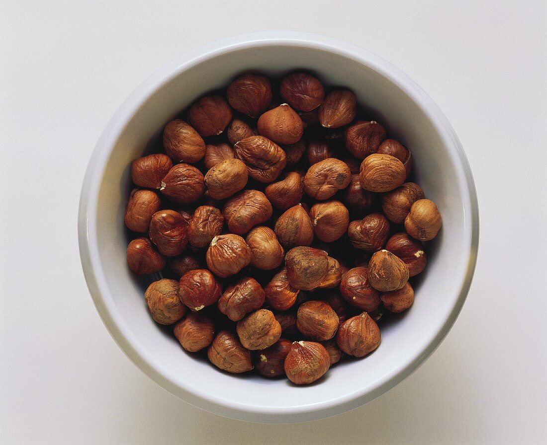 A bowl of hazelnuts
