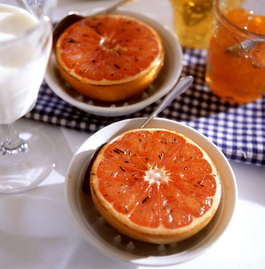 Grilled grapefruit halves with honey