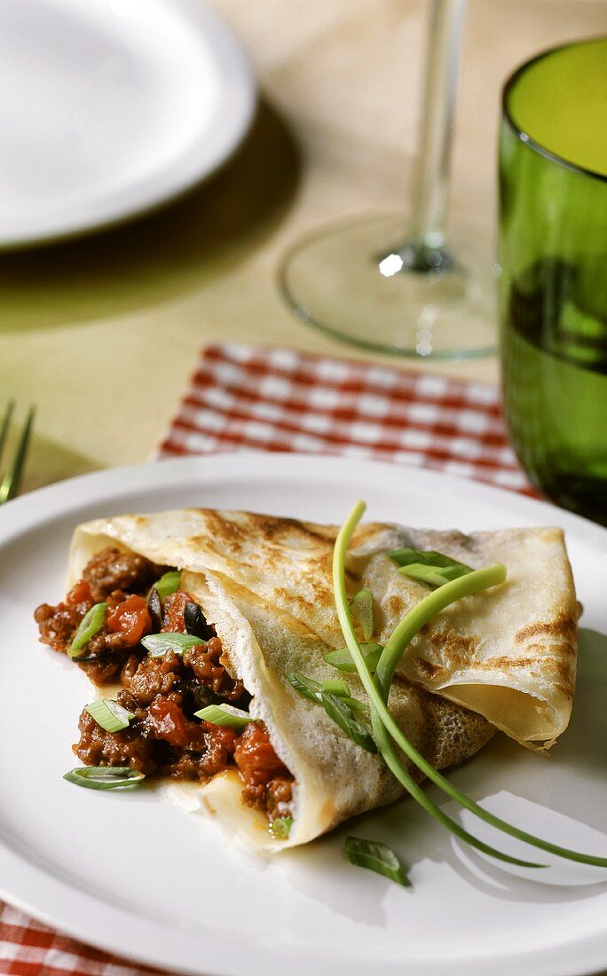 Crepe filled with mince ragout, Provencal style