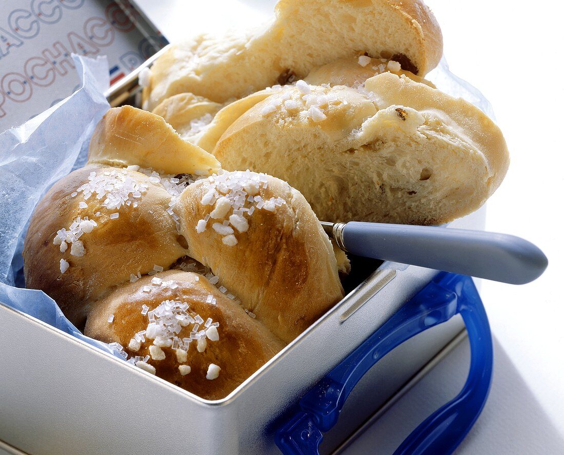Raisin bread plait in tin box