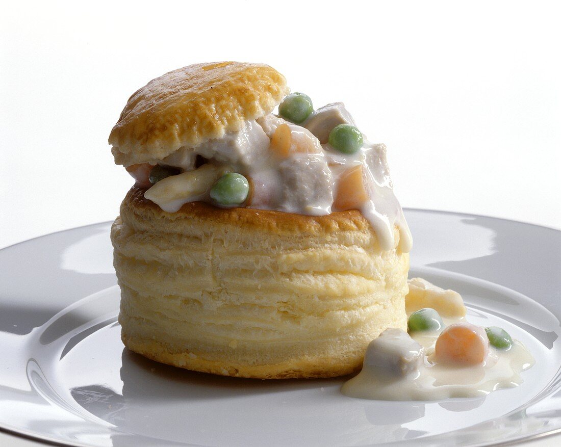 Pastry shell filled with veal and vegetables