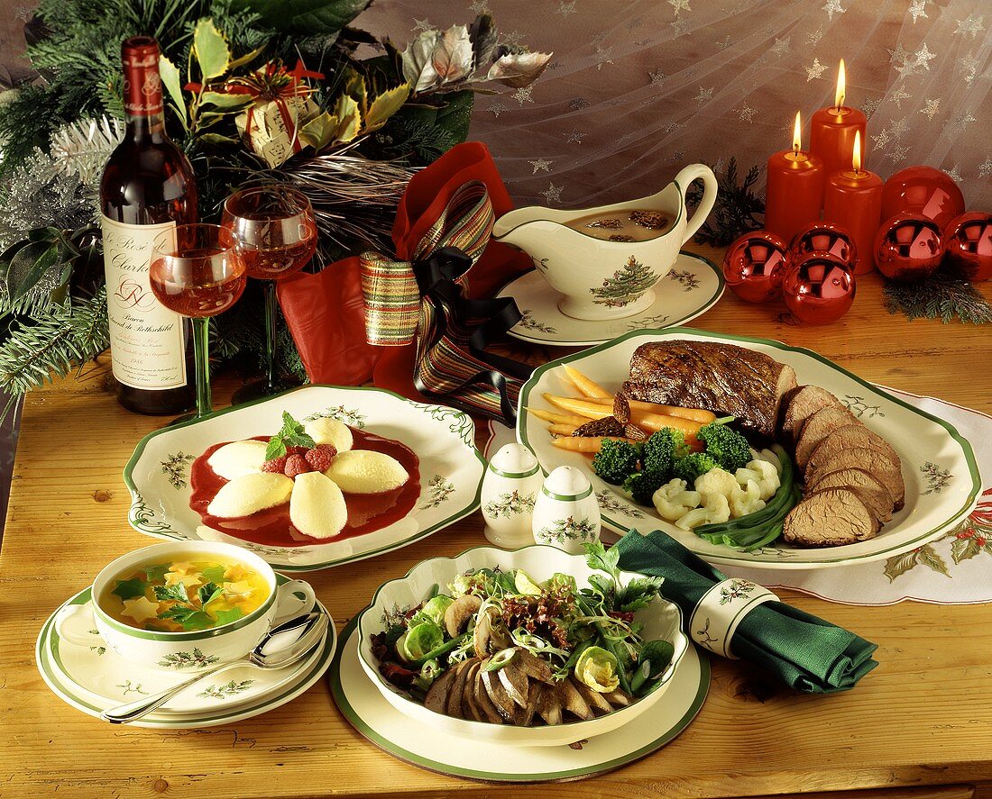 Viergängiges Menü: Suppe, Salat, Rinderfilet & Mandelcreme