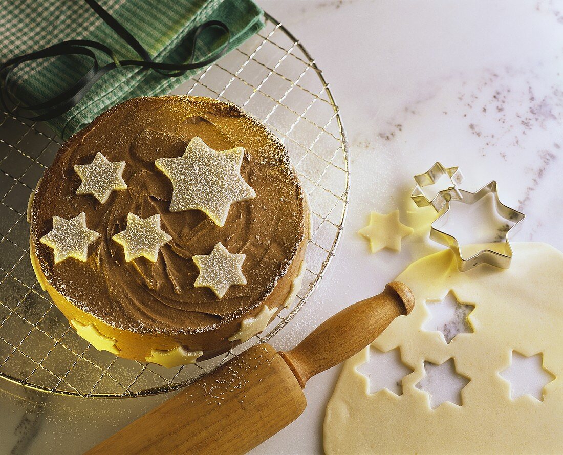 Sterntaler-Torte, Teig, Backförmchen & Nudelholz