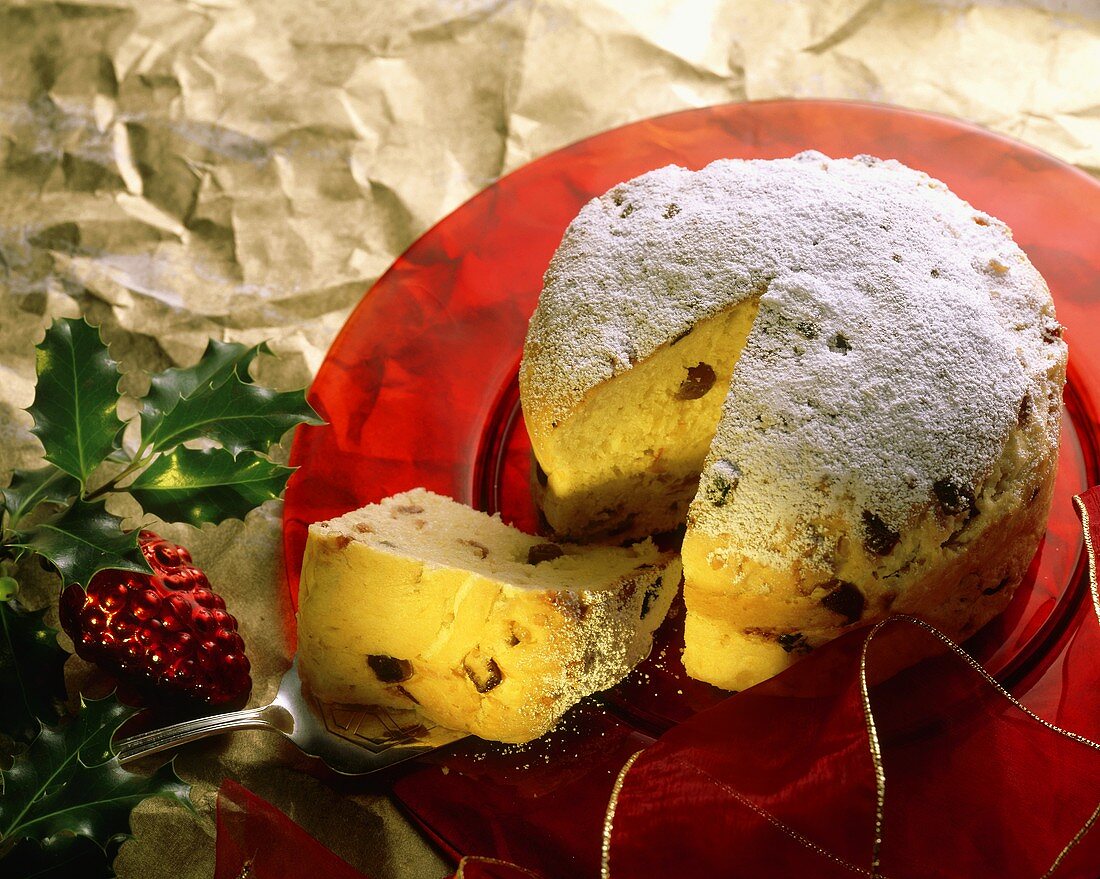 Panettone (classic Christmas cake, Italy)