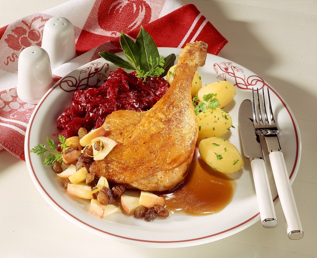 Vierland duck with red cabbage and potatoes