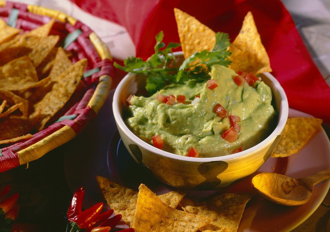 Bowl of guacamole, with tortilla chips