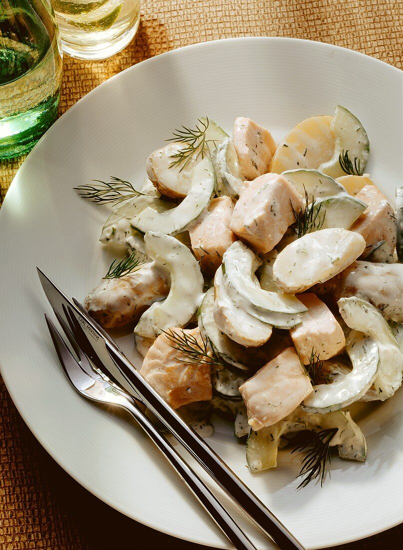 Salmon salad with cucumber, potatoes & dill
