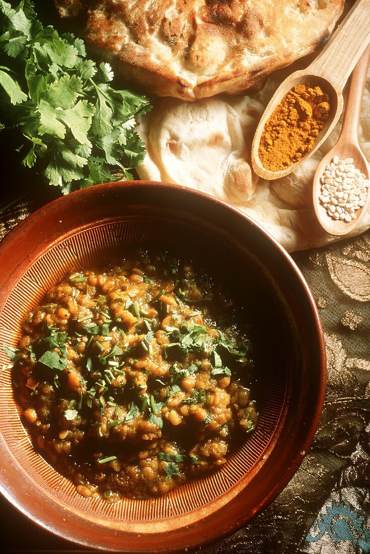 Lentils with curry and coriander (dhal)