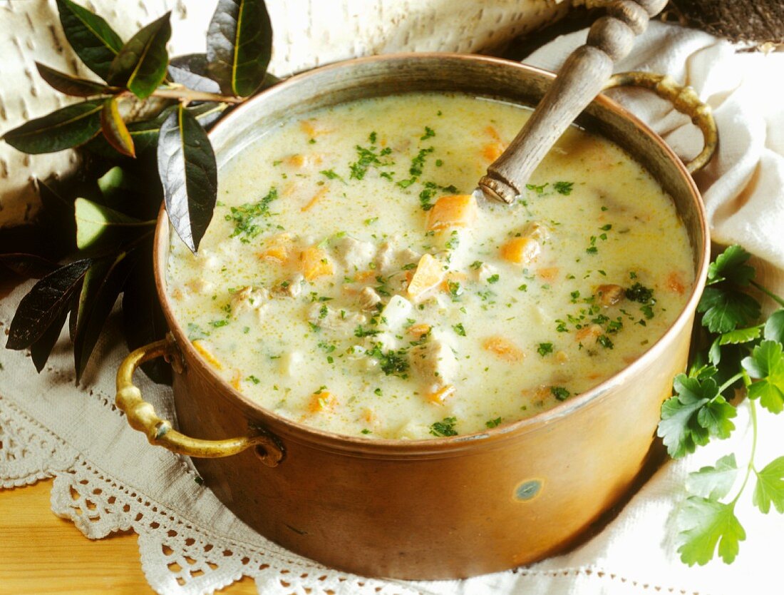 Saure Gemüsesuppe mit Lammfleisch