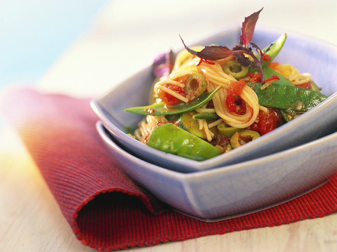 Spaghetti mit Gemüsesauce