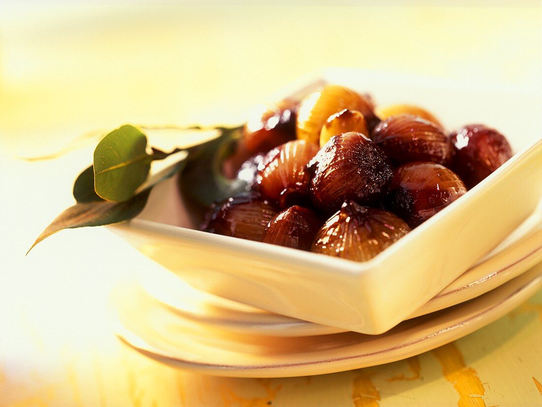 Cipolle al balsamico (Zwiebeln in Balsamico-Honig-Sauce)