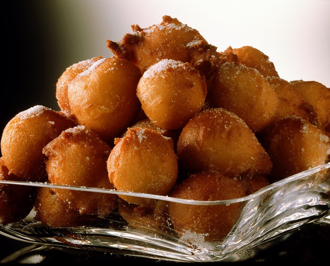Bolinhos de Chuva (deep-fried dough balls, Brazil)