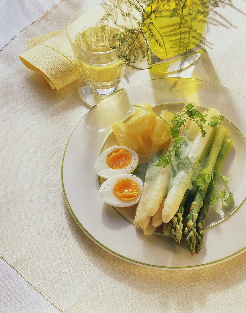 Green & white asparagus with whipped chervil sauce