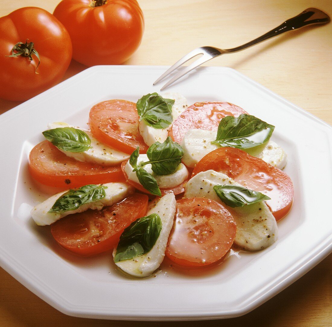Insalata caprese (Mozzarella with tomatoes and basil)