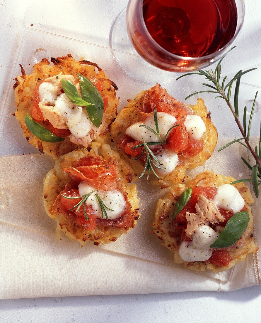 Pizza-Kartoffel-Plätzchen mit Thunfisch & Mozzarella