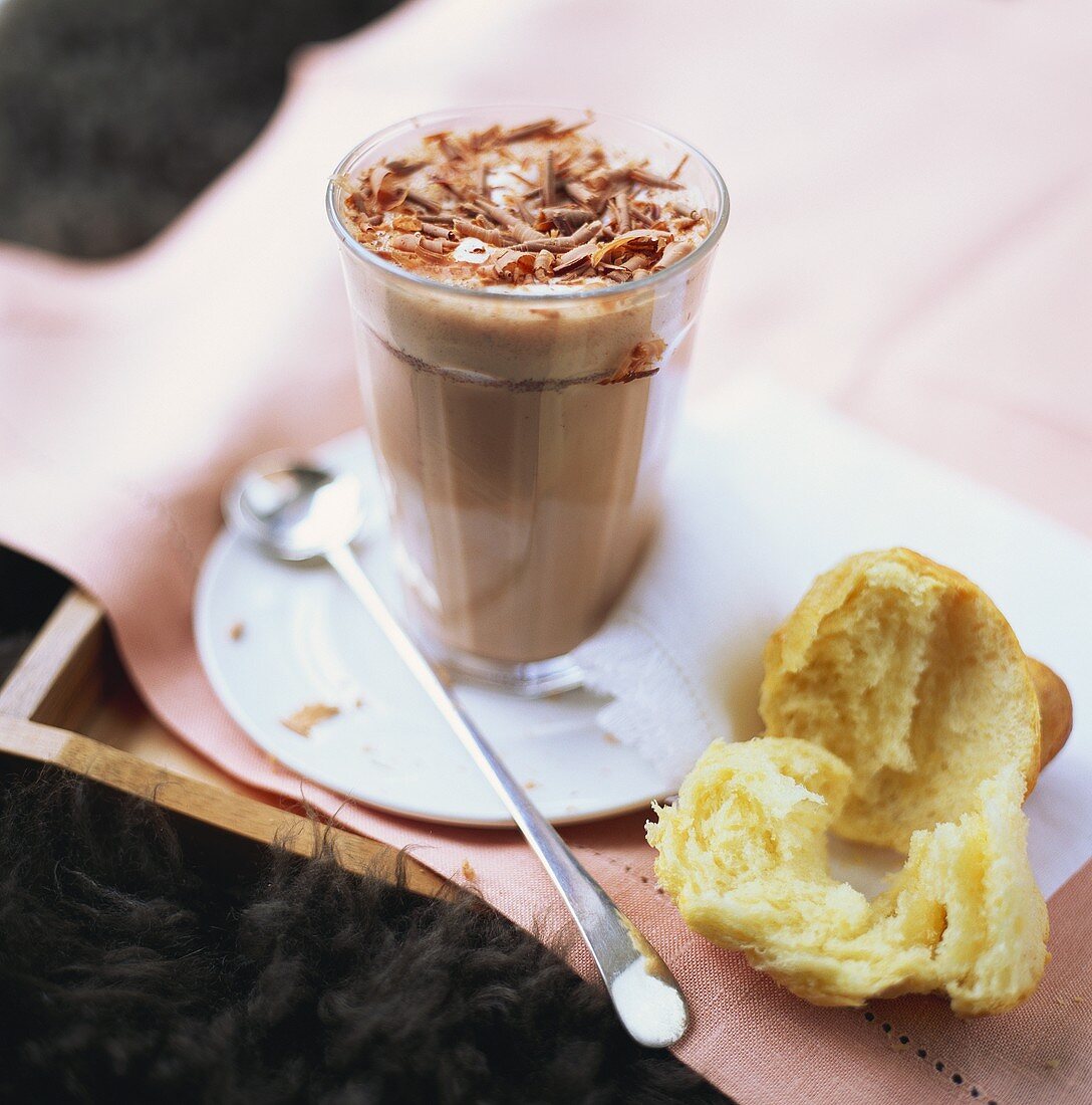 Drinking chocolate with brioche