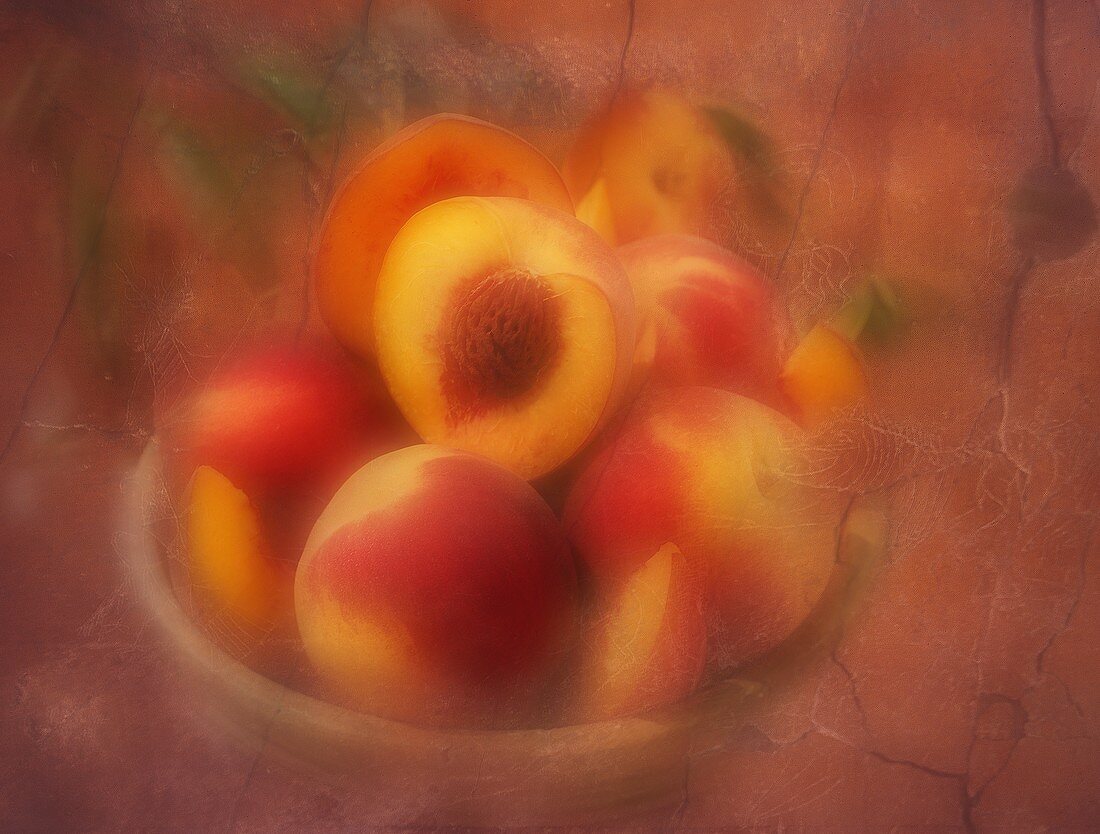 Stillleben mit Pfirsichen im Stil eines alten Gemäldes