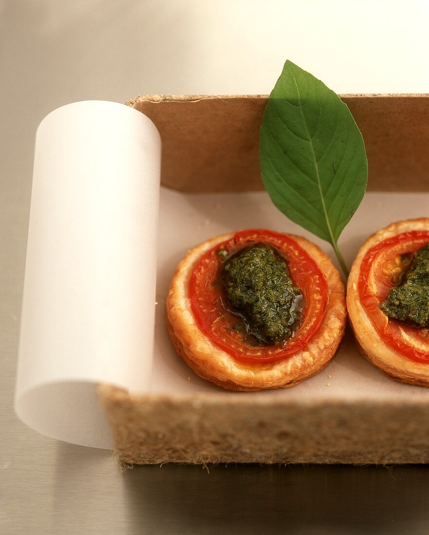 Pesto-Tomaten-Törtchen