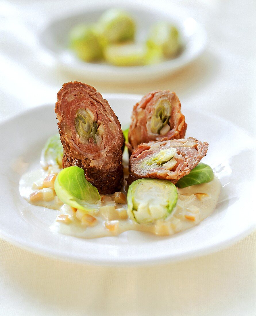Ostrich roulade with Brussels sprouts and apple