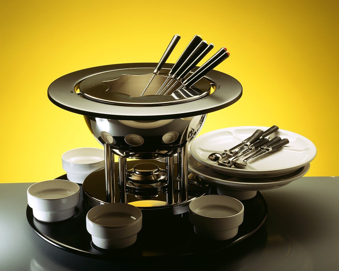 Fondue pot and fondue utensils