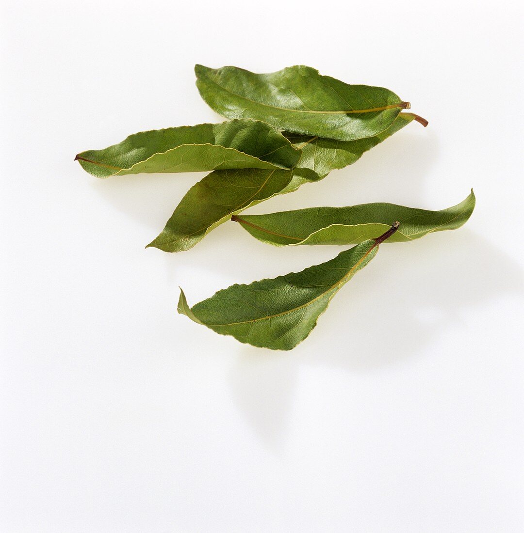 Dried bay leaves