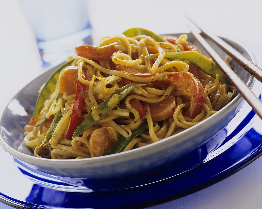 Noodles with wok vegetables