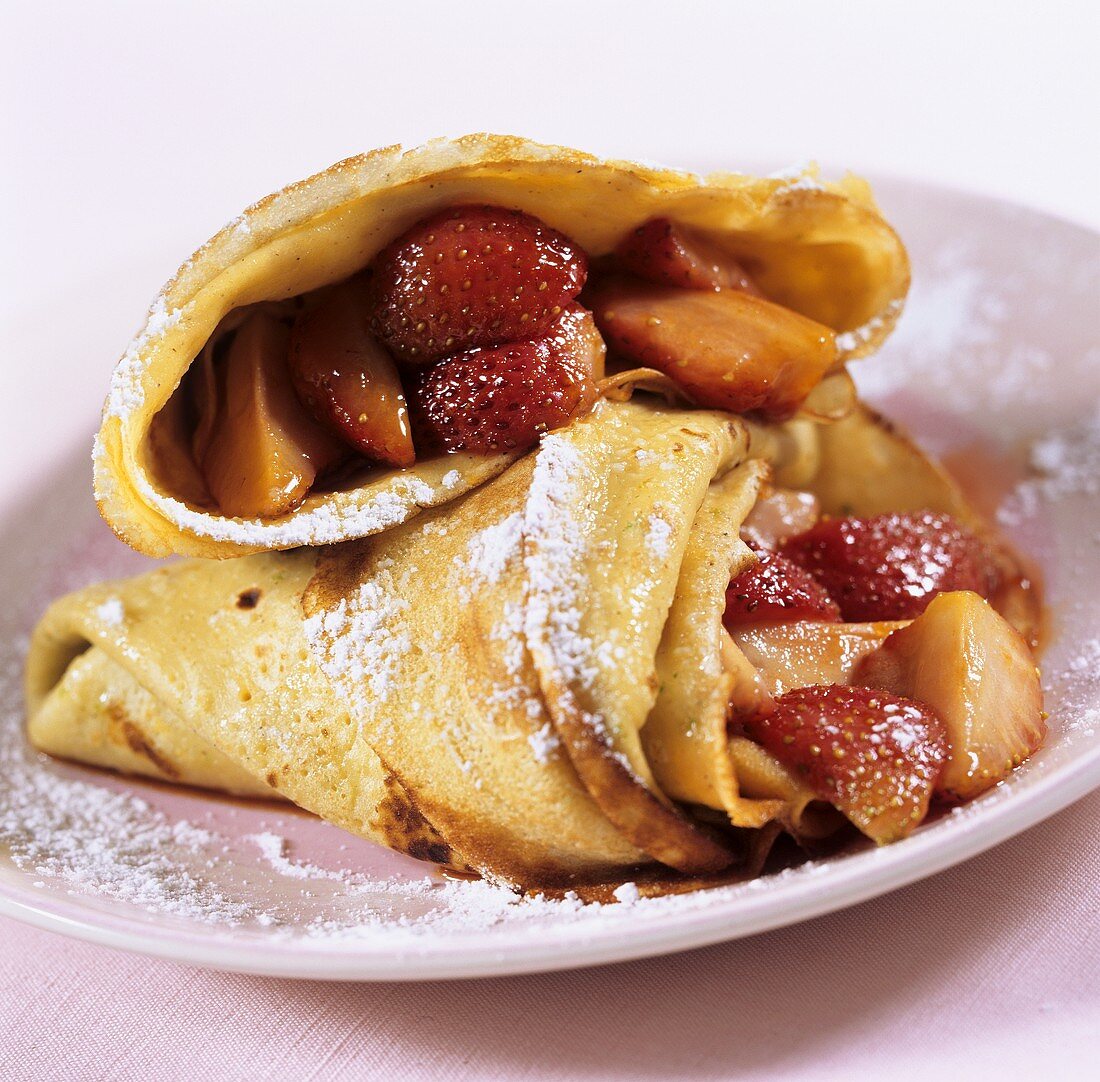 Pfannkuchen mit karamellisierten Erdbeeren